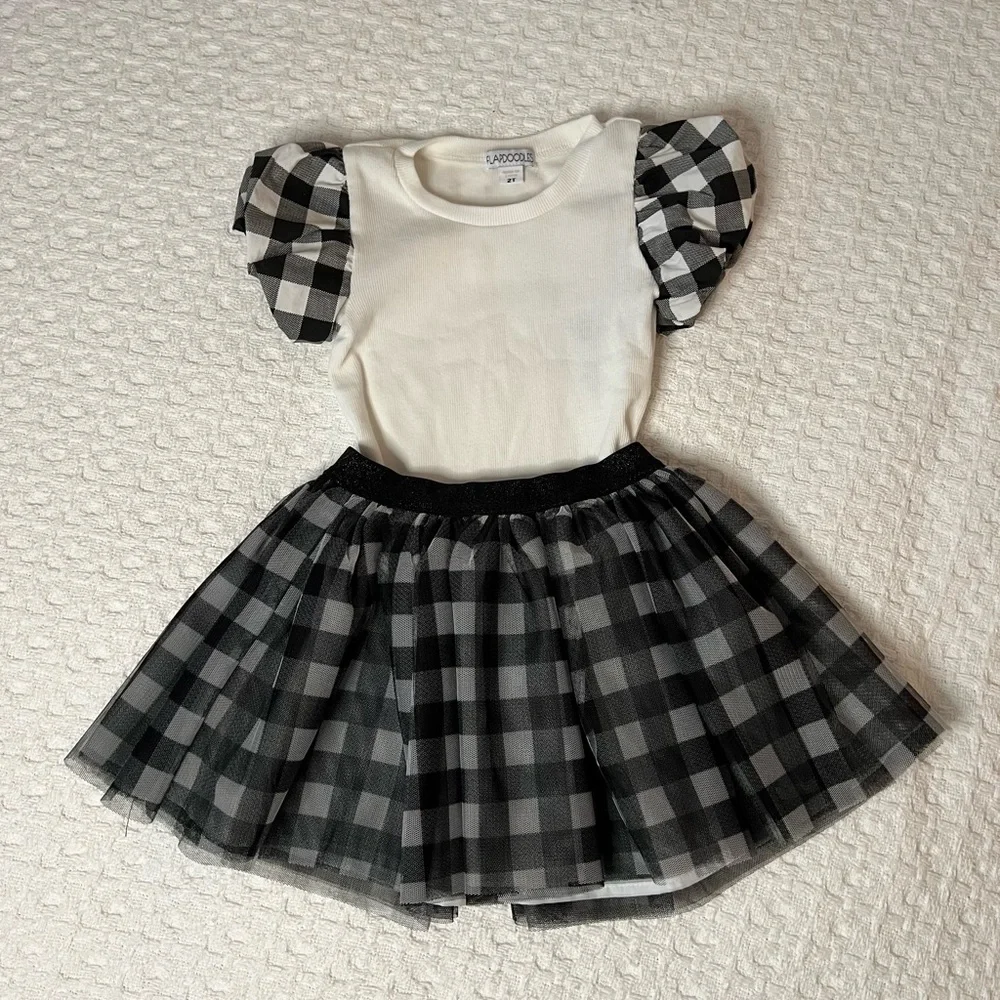 Flapdoodles Black & White 2 pc skirt and Top girls 2T NWT